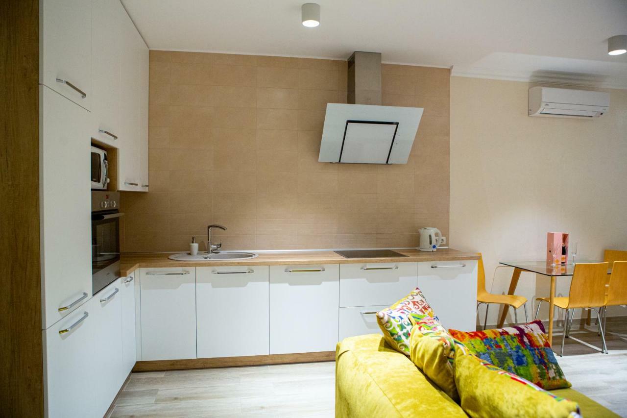 Apartments On Henuezskaya 5 Одеса Екстериор снимка